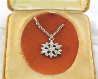 521 - Sorrento snowflake necklace in box, 18"
