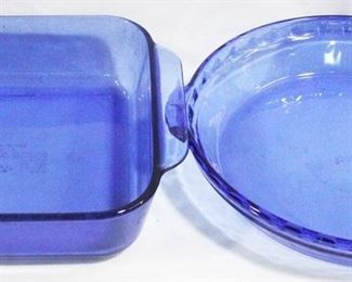 869 - 2 pc. Set of Blue Pyrex Dishes 10" x 9" and 10" round

