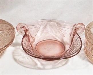 904 - 3 Assorted Pink Glass Dishes
