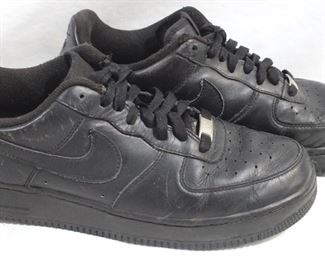928 - Nike Air Force 1 Shoes (Men's Size 9.5)
