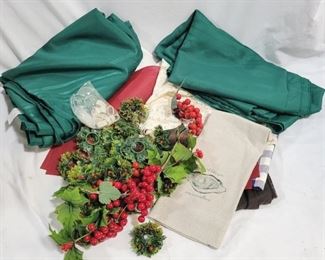 1521 - Lot of Assorted Linens & More includes 2 green table clothes
