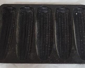 2463 - Lodge Cast Iron Corn Pan, 9.5" x 6"
