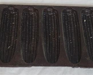 2464 - Griswold Cast Iron Corn Pan, 6" x 13"
