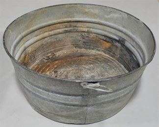 2468 - Vintage Galvanized Tub, 11" x 24"

