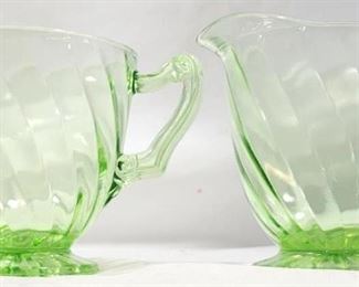 2588 - Green Depression Creamer and Sugar Set 3.5" tall
