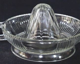 2599 - Vintage Glass Juicer 4" x 9" x 6"
