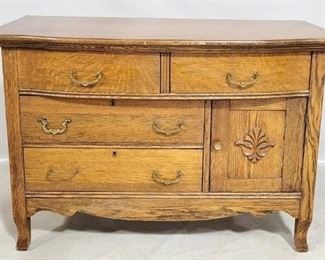 3235 - Vintage Oak Hotel Washstand - 29 x 42.5 x 21.25 drawer tracks need reattached
