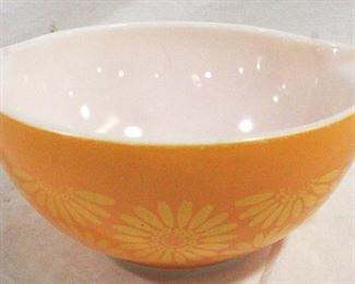 4054 - Vintage Pyrex Orange Daisy Batter Bowl 9.25" x 7.5"
