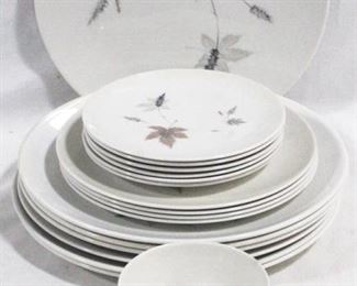 4094 - 20 pc. Royal Doutton 'Tumbling Leaves' China Set
