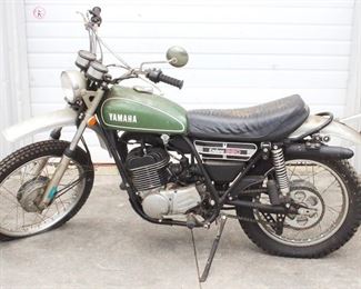 4158 - Yamaha Enduro 360 (As is/Tires Flat) 1974 Model All Original 1,025.9 Miles Been sitting since 1977
