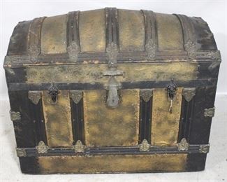 4180 - Vintage Dome Top Trunk 35 x 19 x 30

