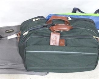 4197 - Lot of Travel Bags - assorted sizes
