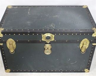 4199 - Flat Top Trunk w/ tray 17 x 30 x 18.5

