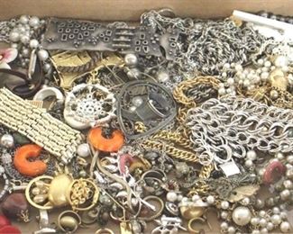 4214 - Lot of Assorted Costume Jewelry
