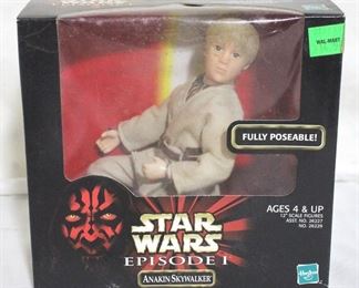 4246 - '98 Hasbro Star Wars Skywalker Figure in box
