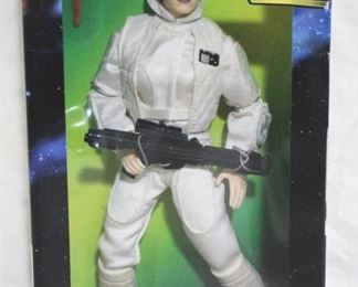 4256 - '98 Kenner Star Wars Princess Leia Figure in box
