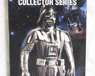 4262 - '96 Kenner Star Wars Darth Vador Figure in box
