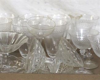 4274 - Tray Lot of Glass Items
