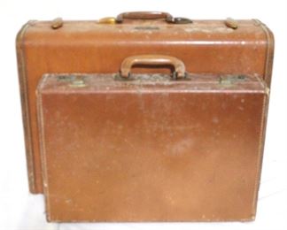 4288 - 2 Vintage Suitcases 18 x 12 & 21 x 16
