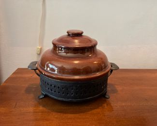 Pottery casserole 