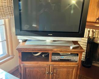 Phillips flat screen to, nice oak television cart