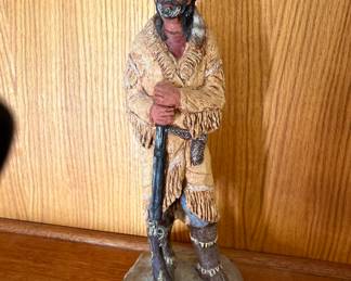 Pioneer hunter statue