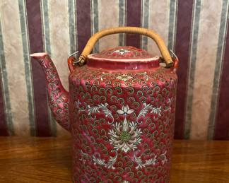  Oriental tea pot