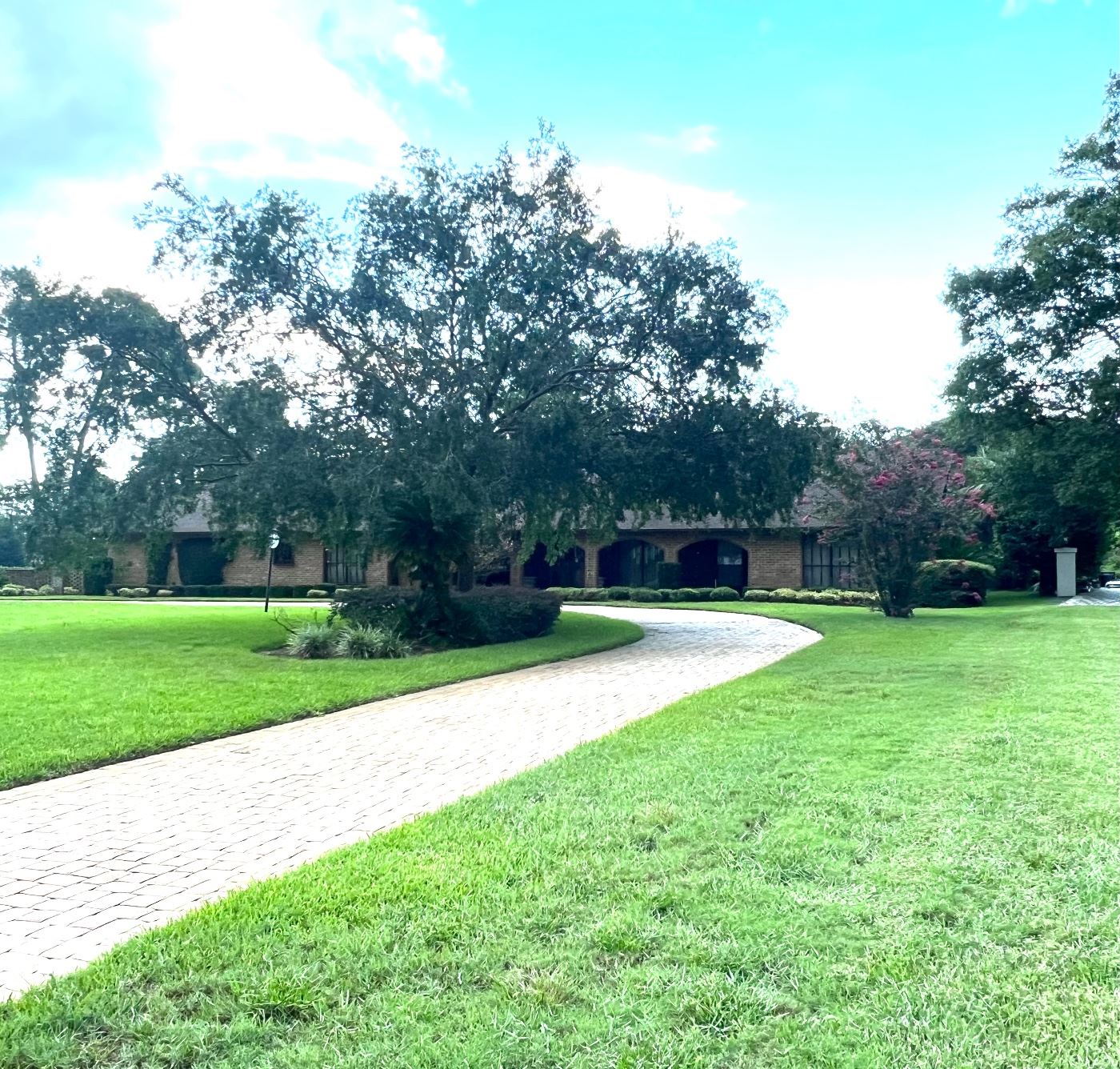 Amber Lane is pleased to host Deerwood Estate... starts on 8/24/2023