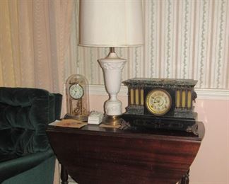 Lots of quality small tables and accessories.