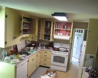 Some names we have seen, McCoy, Stangle, Corning, Fire-king,Hull, Mikasa