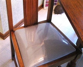 Vintage Antique Extendable Dining Table with 4 Matching Chairs in Pristine Condition