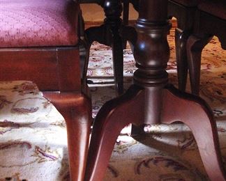 Beautiful Dining Table with 6 Chairs 2 Leaves Complete with Table Covers