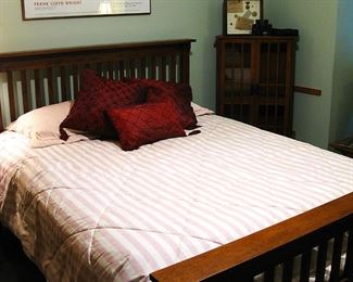 Oak Mission Queen Bed
