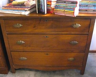Antique Traditional Oak 3 Drawer Dresser