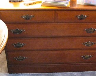 Vintage Traditional Oak 5 Drawer Dresser