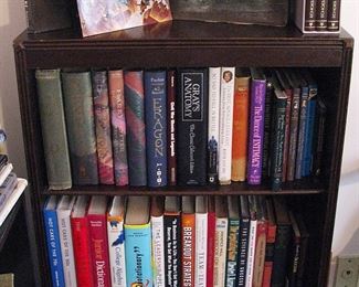 Small Bookshelf / Books