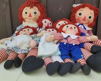 (7) Classic Raggedy Ann & Andy Dolls
