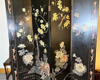 Beautiful Asian Style Room Divider
