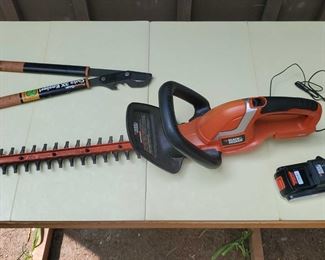 Black And Decker Hedge Sheers And Pruning Sheers
