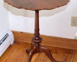 Nut Wood Finish Clawfoot Collapsible Display Table
