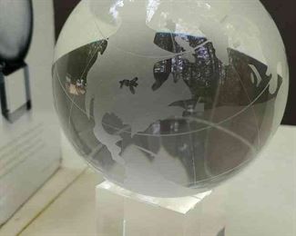 Shannon Crystal Globe With Base
