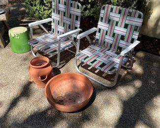 Good stuff, lots of pottery available