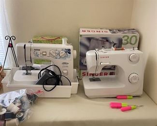 2 sewing machine, both pristine condition