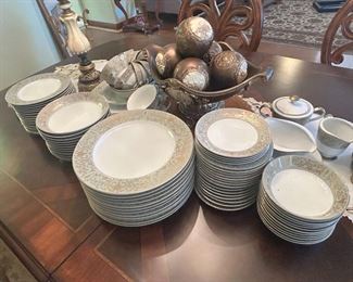 Tradition Fine China Coronation Set