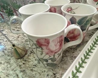 Roy Kirkham Redoute Roses Mug Set