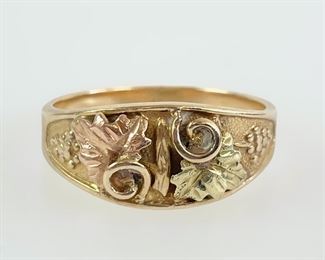 4.5 Grams Fine 14K Tri-Color Leaf & Grape Ring Size 8
