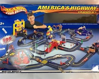 2002 Mattel Hotwheels Americas Highway 9 Playsets In 1
