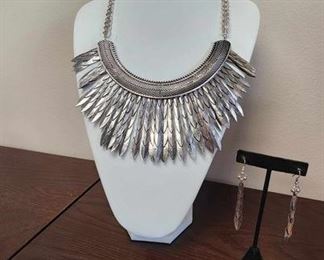 Antique Silver Looking Metal Feather Necklace with Earrings Set Heavy Not Light