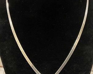 Herringbone Sterling Silver Necklace with Quartz Stone Vintage  Beautiful 6.98 Grams