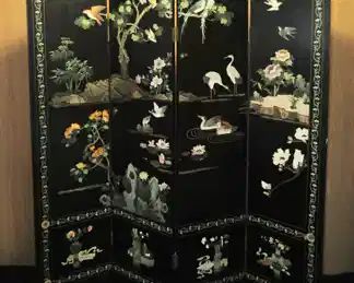Antique lacquer screen